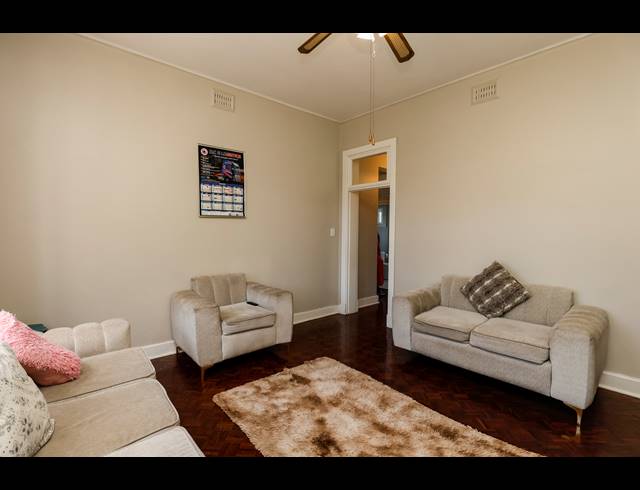 2.5 BEDROOM APARTMENT FOR SALE IN ESSENWOOD